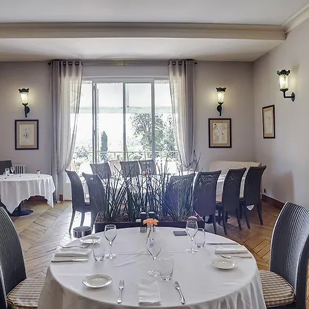 Hotel Navarre 5*